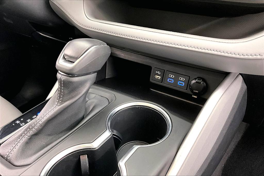 Thumbnail: 2022 Toyota Highlander - 28