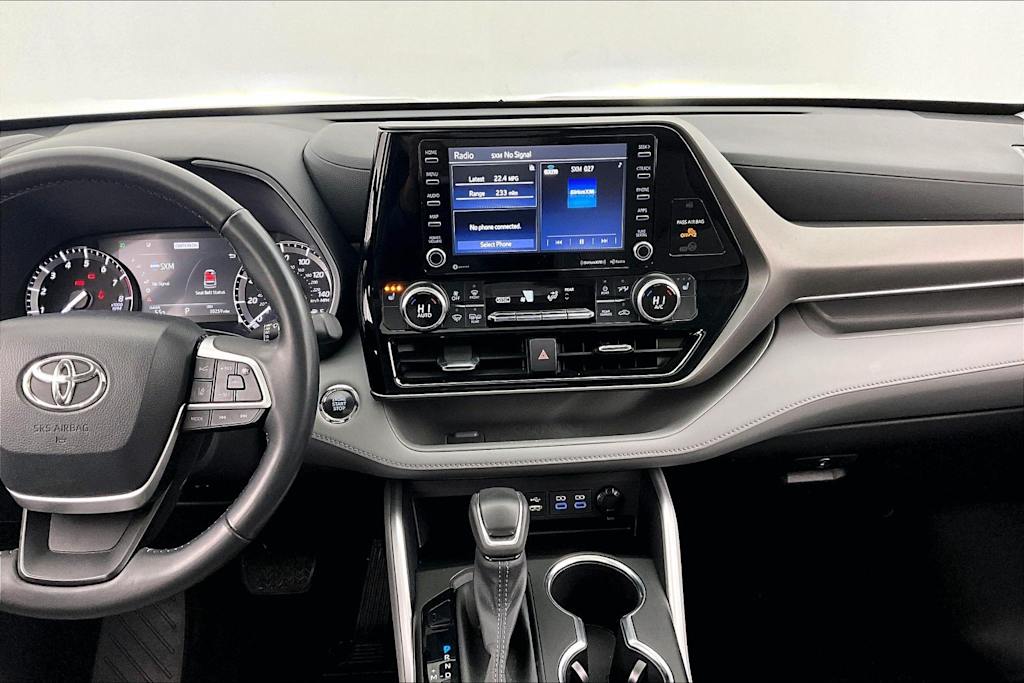 Thumbnail: 2022 Toyota Highlander - 15