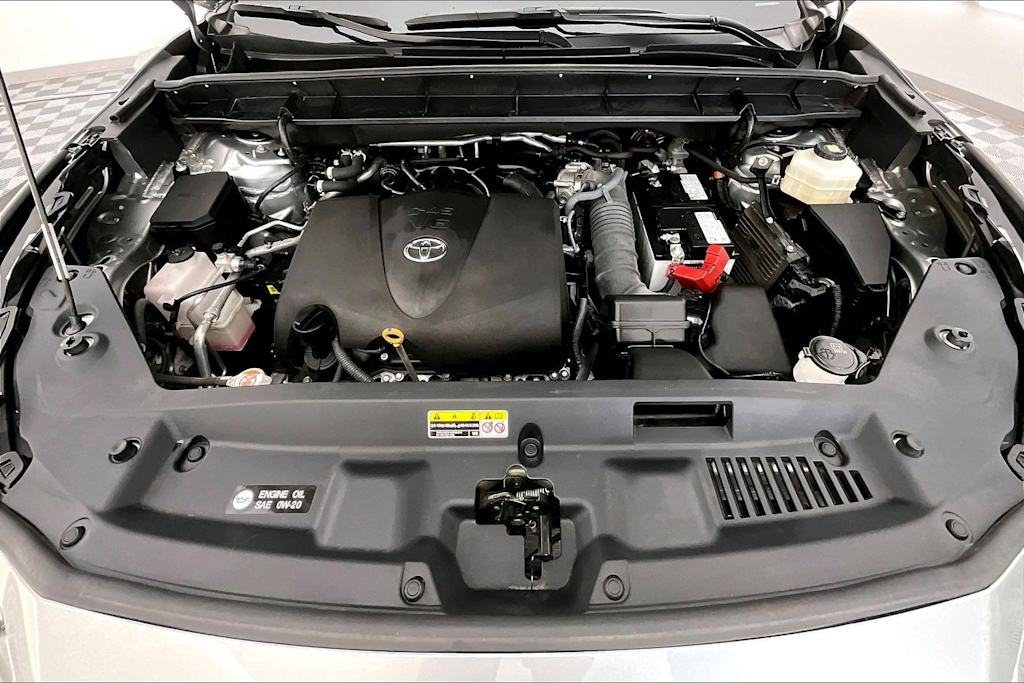 Thumbnail: 2022 Toyota Highlander - 9