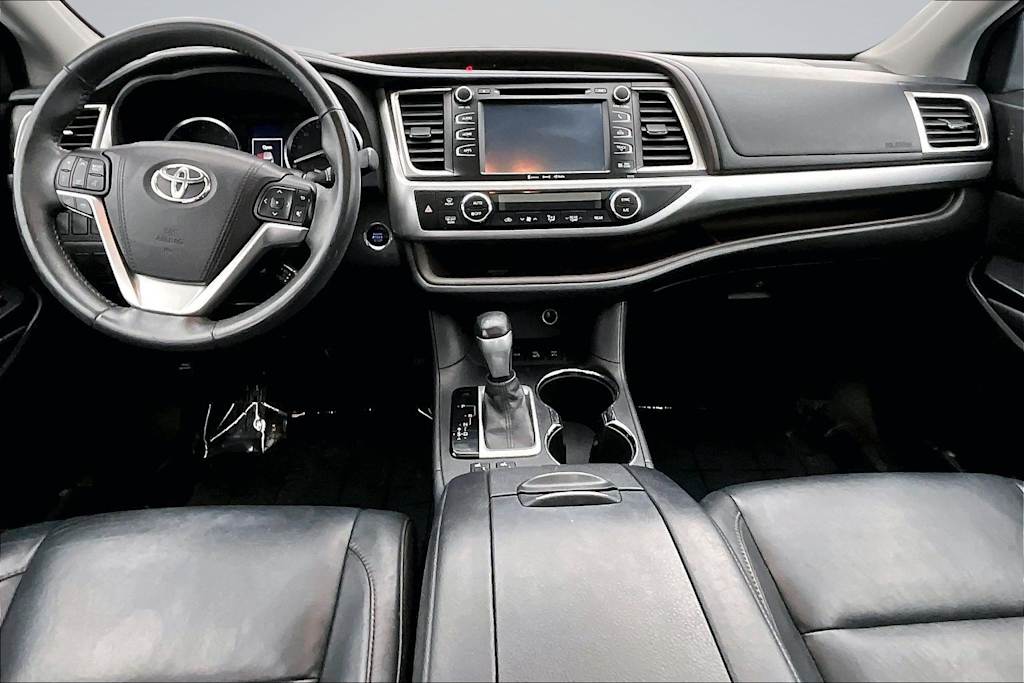 Thumbnail: 2016 Toyota Highlander - 9