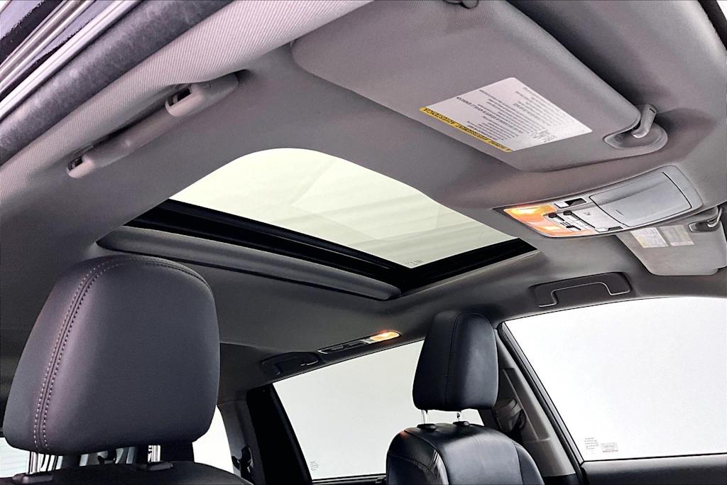 Thumbnail: 2016 Toyota Highlander - 22