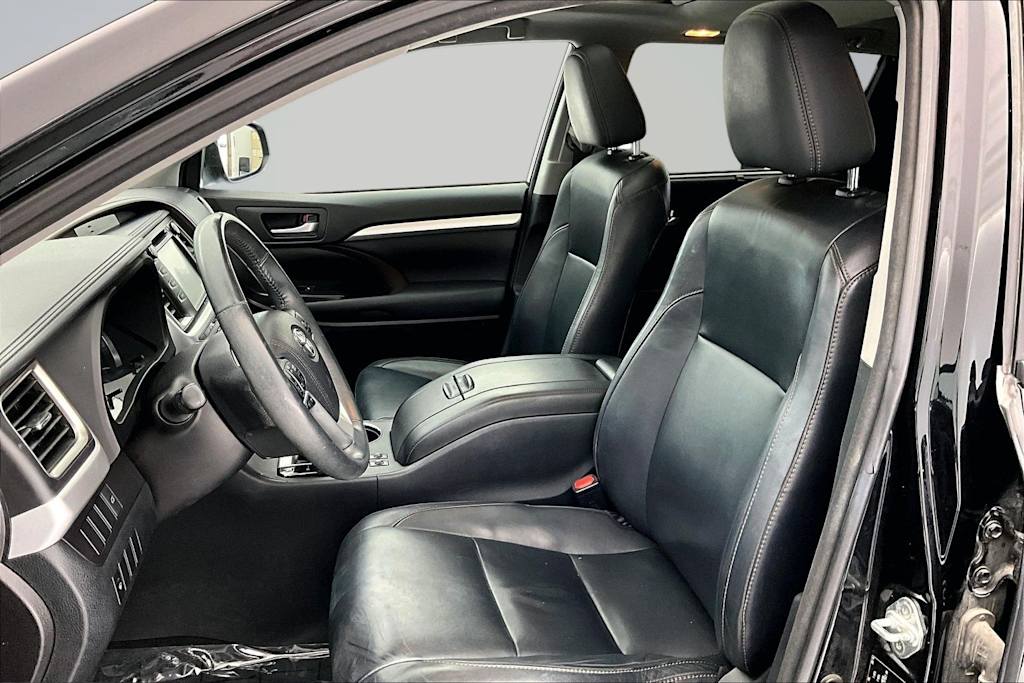 Thumbnail: 2016 Toyota Highlander - 10
