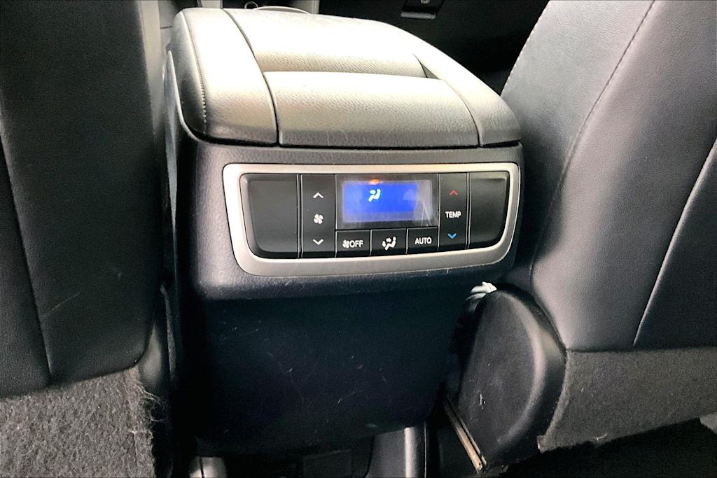 Thumbnail: 2016 Toyota Highlander - 27