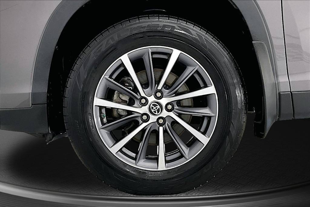 Thumbnail: 2019 Toyota Highlander - 8