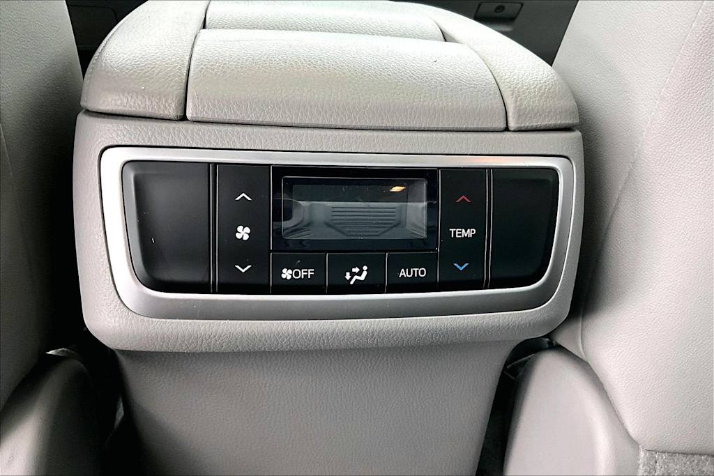 Thumbnail: 2019 Toyota Highlander - 29