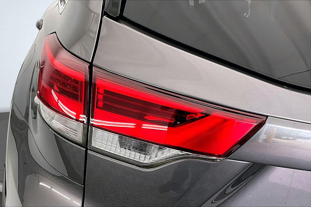 Thumbnail: 2019 Toyota Highlander - 26