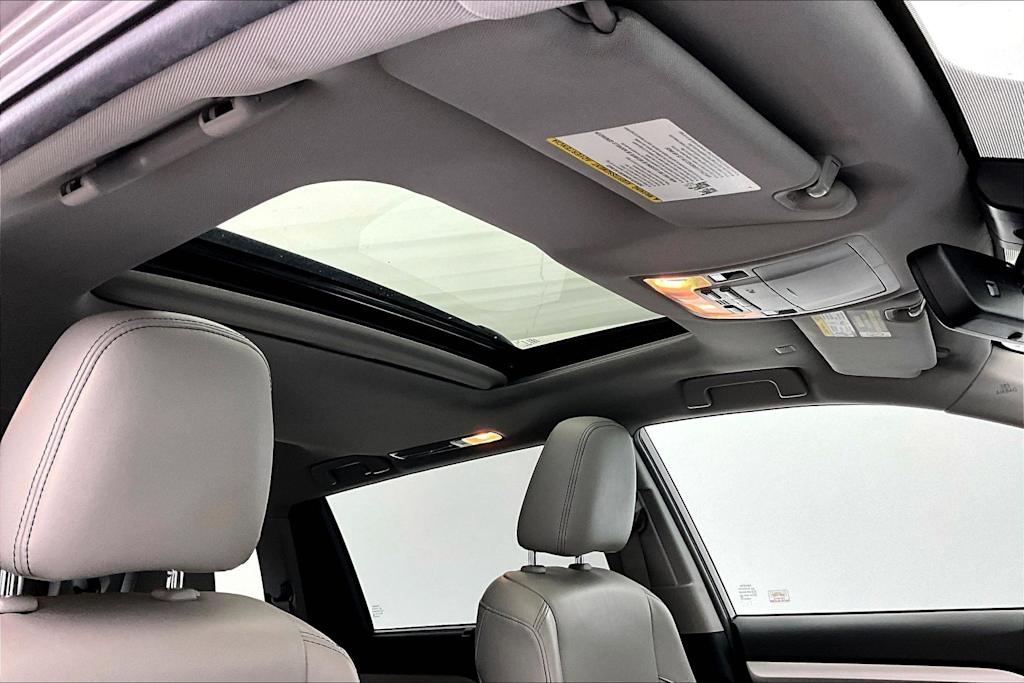 Thumbnail: 2019 Toyota Highlander - 23