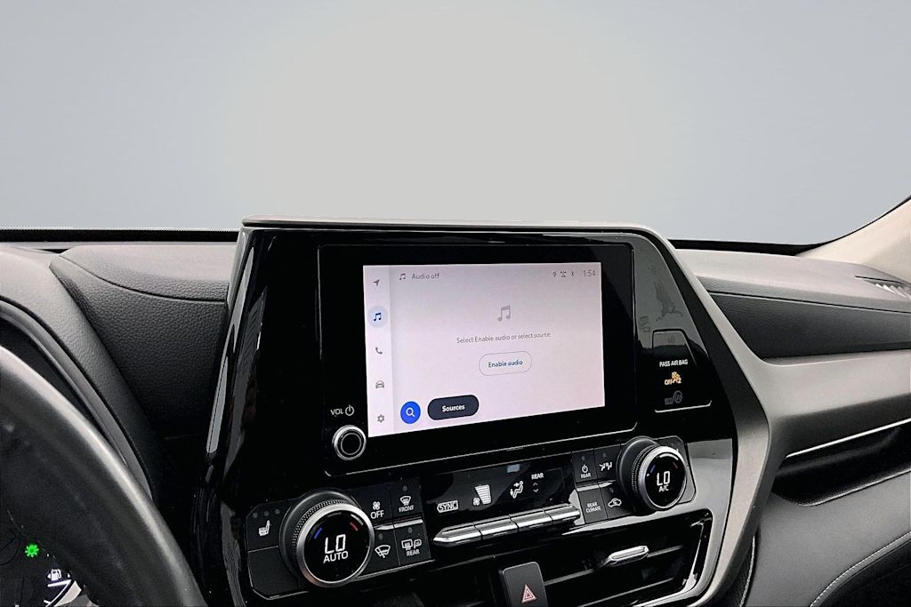 Thumbnail: 2023 Toyota Highlander - 15