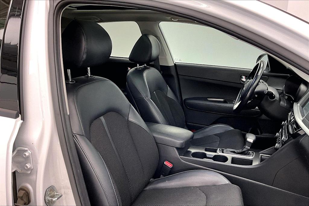 Thumbnail: 2019 Kia Optima - 12