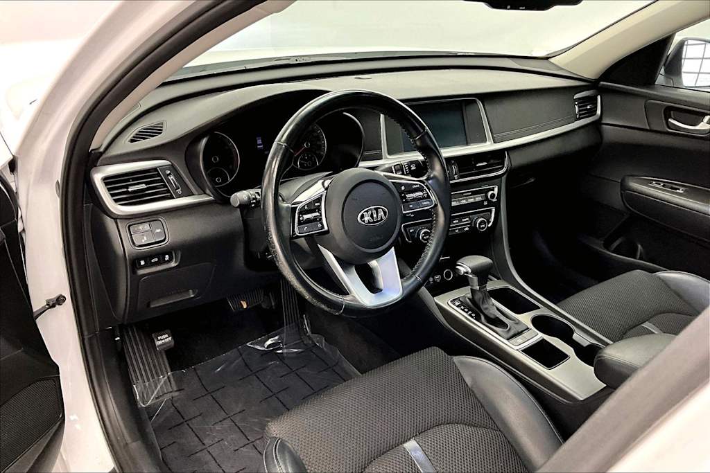 Thumbnail: 2019 Kia Optima - 2