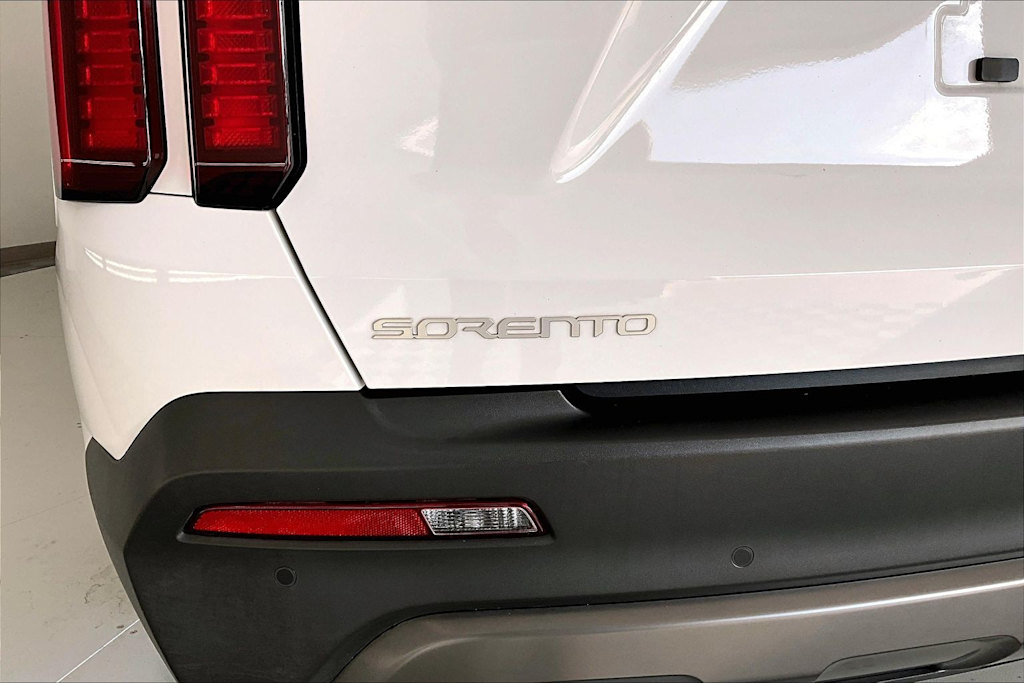 Thumbnail: 2023 Kia Sorento - 15