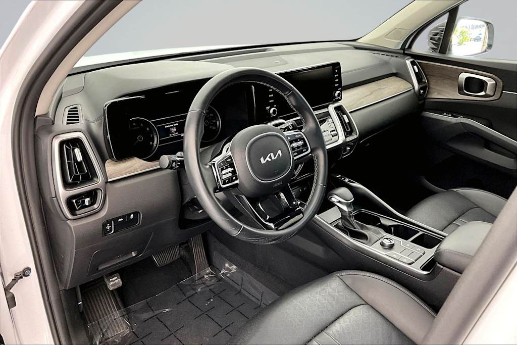 Thumbnail: 2023 Kia Sorento - 2