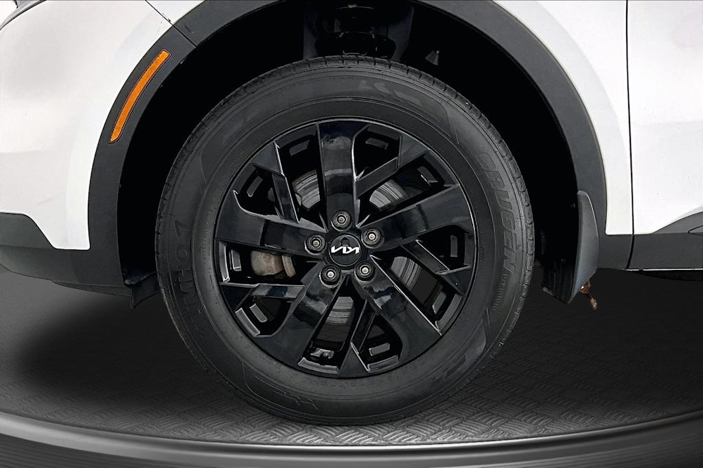 Thumbnail: 2023 Kia Sorento - 7
