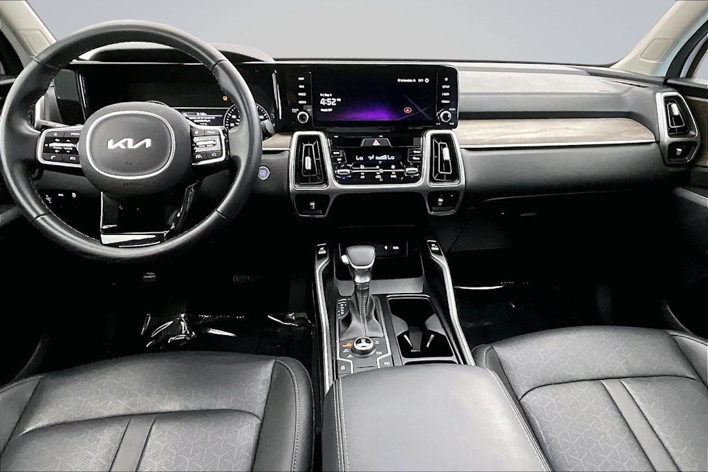 Thumbnail: 2023 Kia Sorento - 9