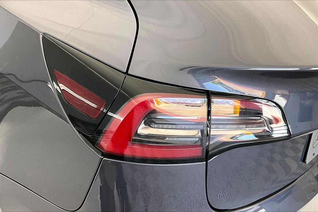 Thumbnail: 2021 Tesla Model 3 - 26