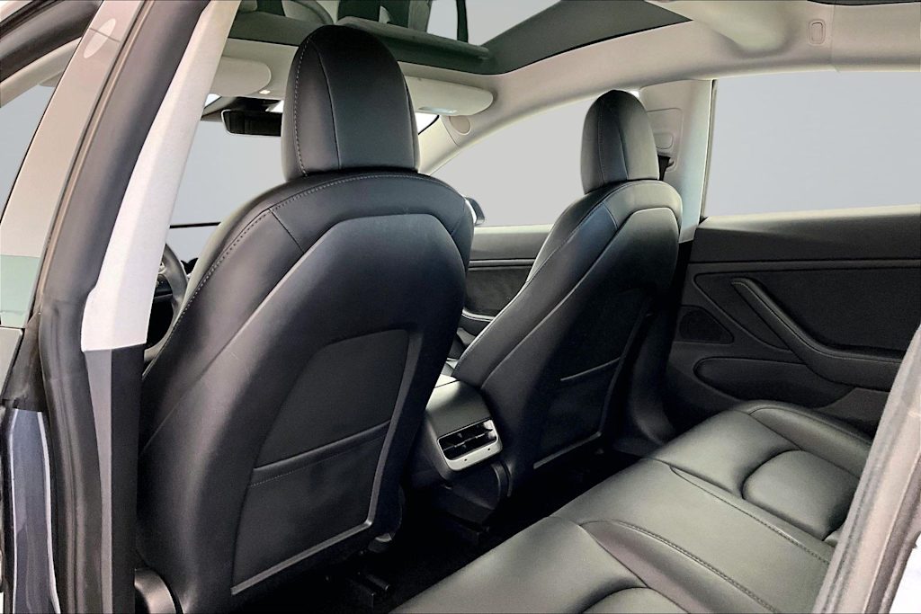 Thumbnail: 2021 Tesla Model 3 - 12