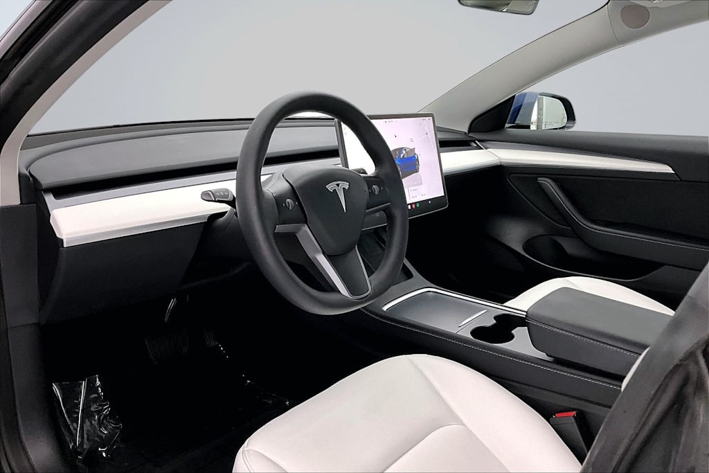 Thumbnail: 2022 Tesla Model 3 - 2