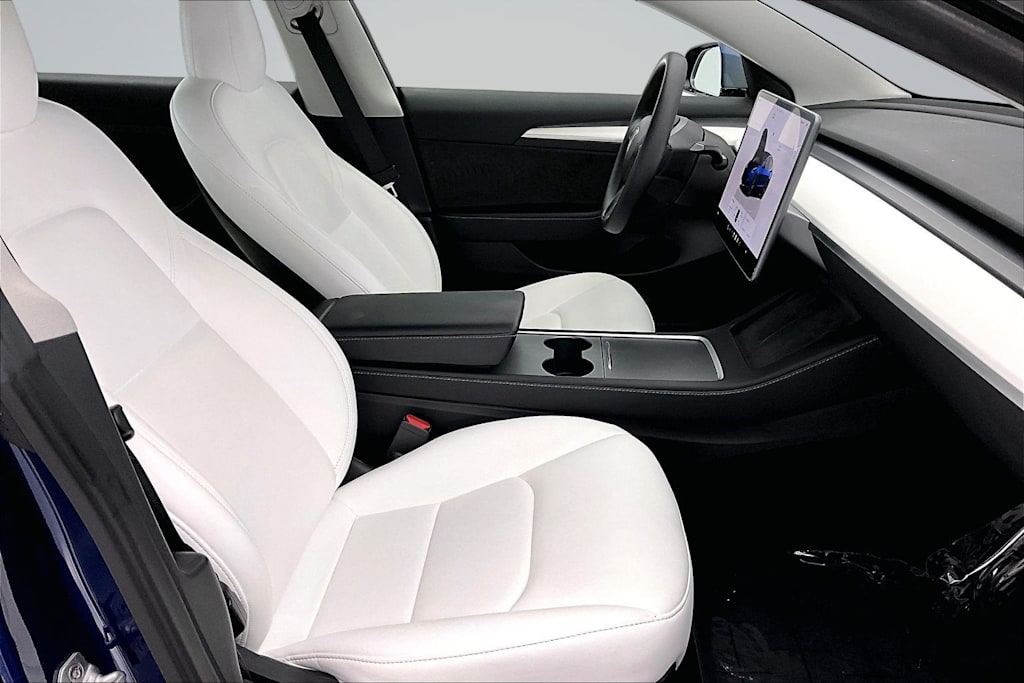 Thumbnail: 2022 Tesla Model 3 - 11