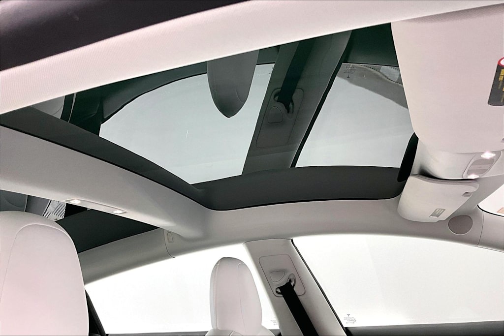 Thumbnail: 2022 Tesla Model 3 - 22