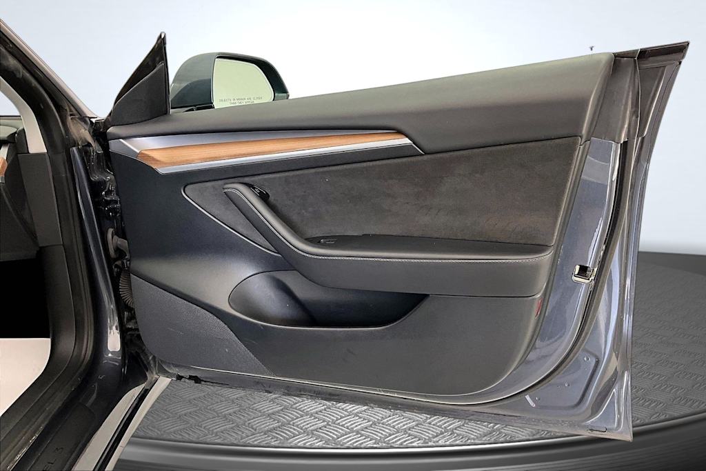 Thumbnail: 2023 Tesla Model 3 - 24