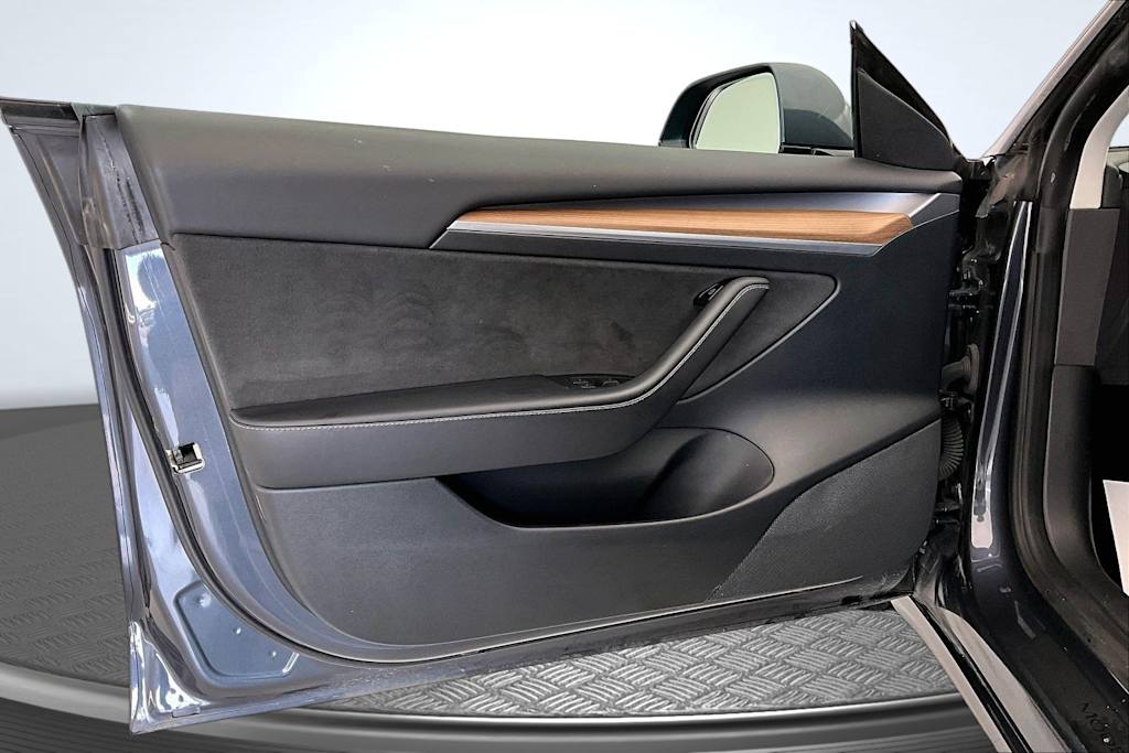 Thumbnail: 2023 Tesla Model 3 - 23