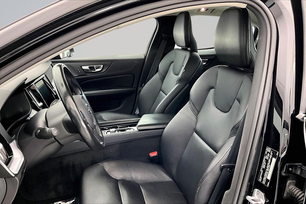 Thumbnail: 2020 Volvo S60 - 10