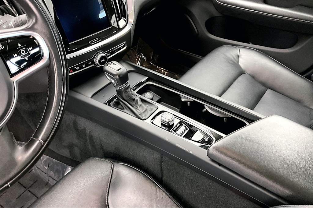 Thumbnail: 2020 Volvo S60 - 15