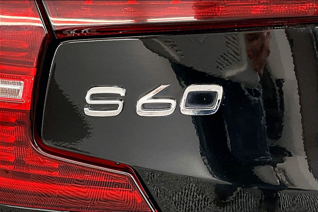 Thumbnail: 2020 Volvo S60 - 6