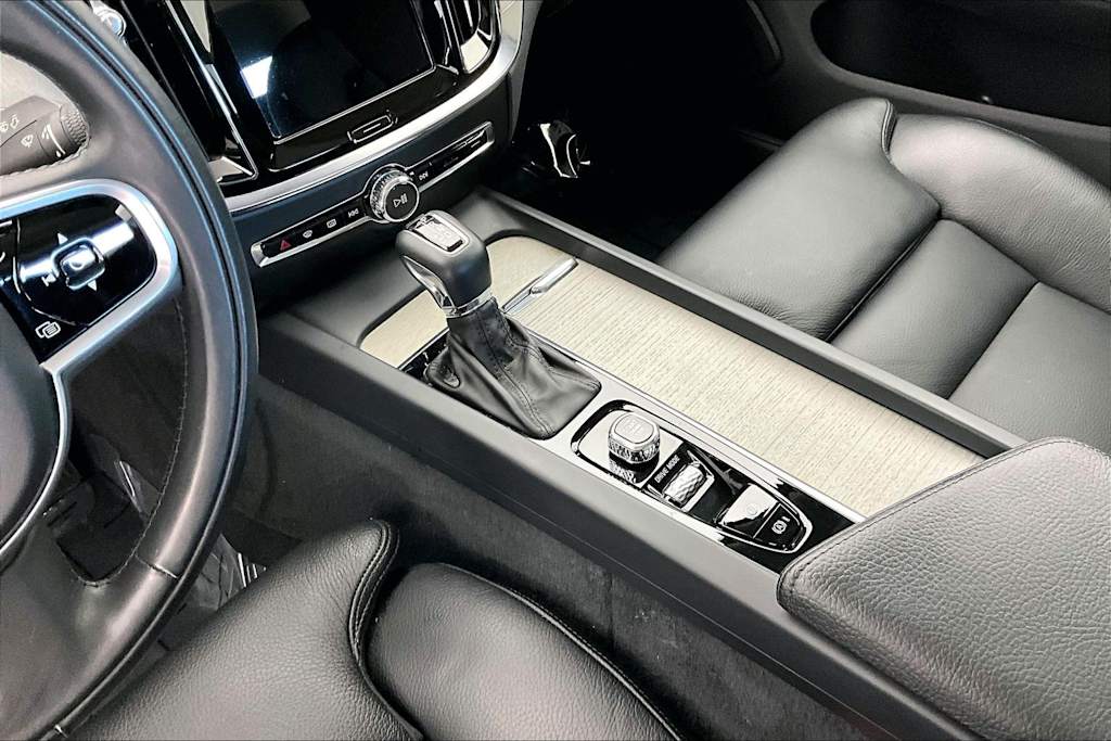 Thumbnail: 2021 Volvo S60 - 17