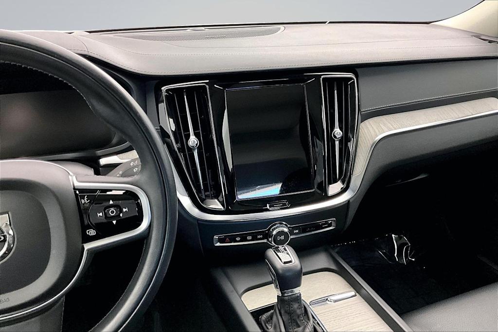 Thumbnail: 2021 Volvo S60 - 15