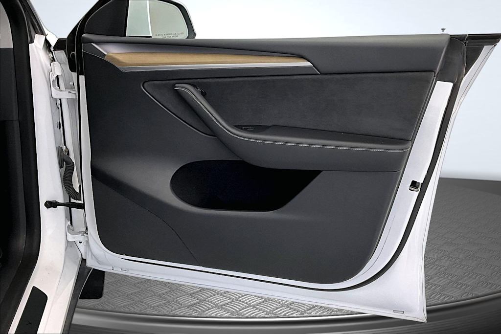 Thumbnail: 2023 Tesla Model Y - 24