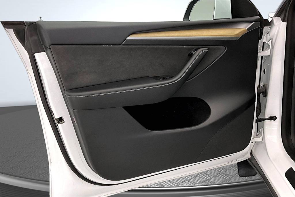 Thumbnail: 2023 Tesla Model Y - 23