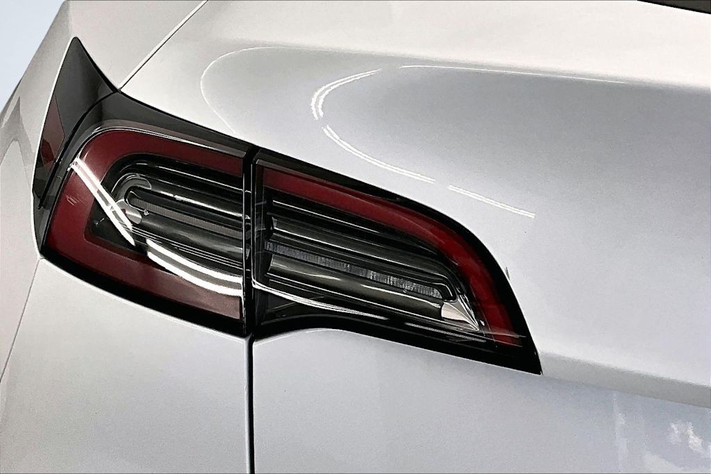 Thumbnail: 2023 Tesla Model Y - 25