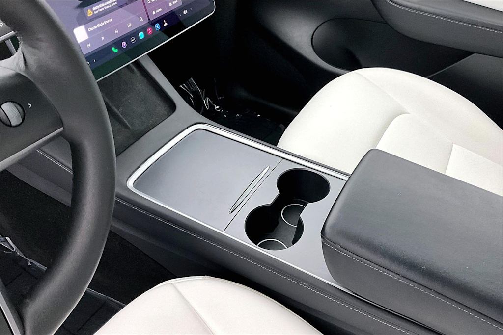 Thumbnail: 2022 Tesla Model Y - 19