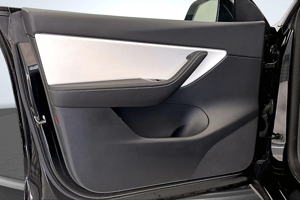 Thumbnail: 2022 Tesla Model Y - 24
