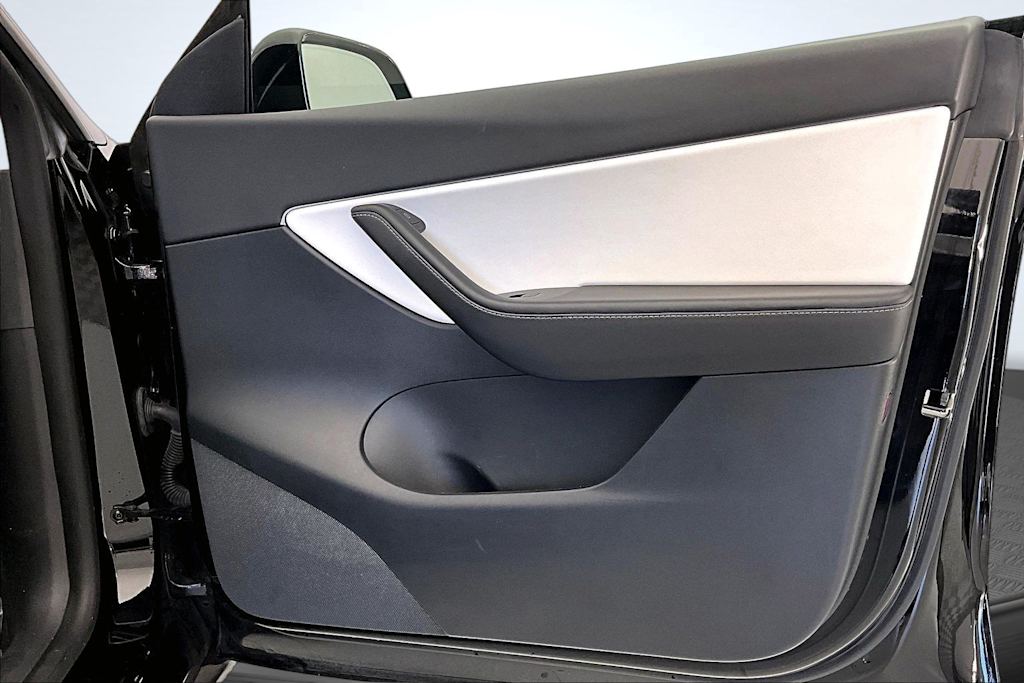 Thumbnail: 2022 Tesla Model Y - 25