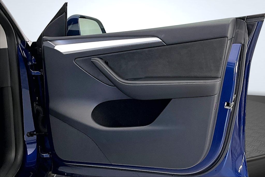 Thumbnail: 2023 Tesla Model Y - 24