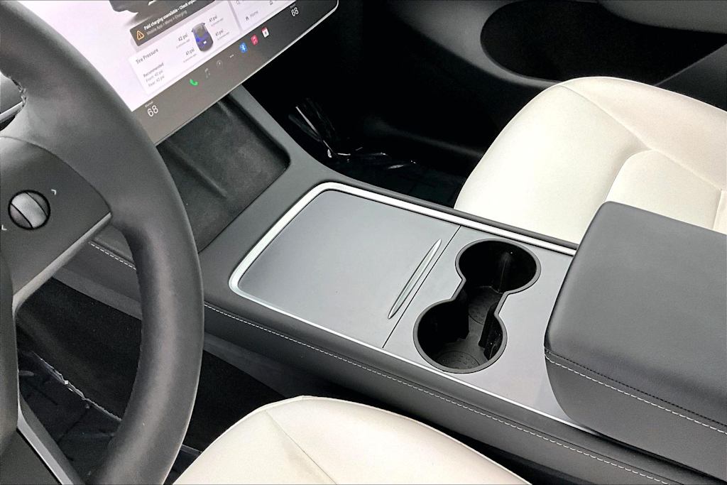 Thumbnail: 2023 Tesla Model Y - 16
