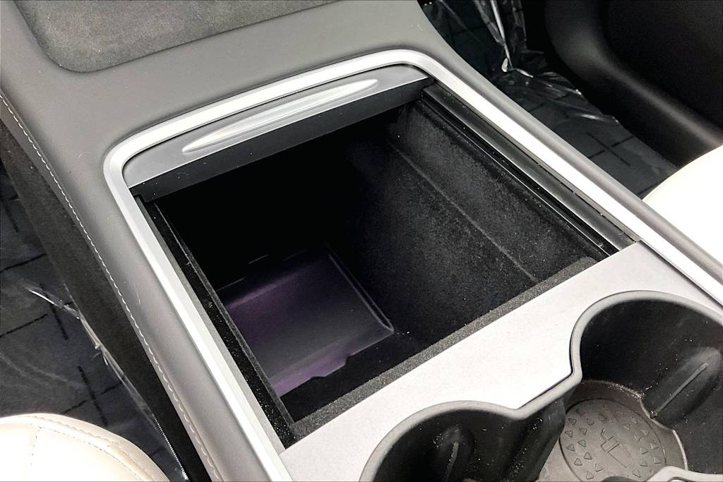 Thumbnail: 2023 Tesla Model Y - 27