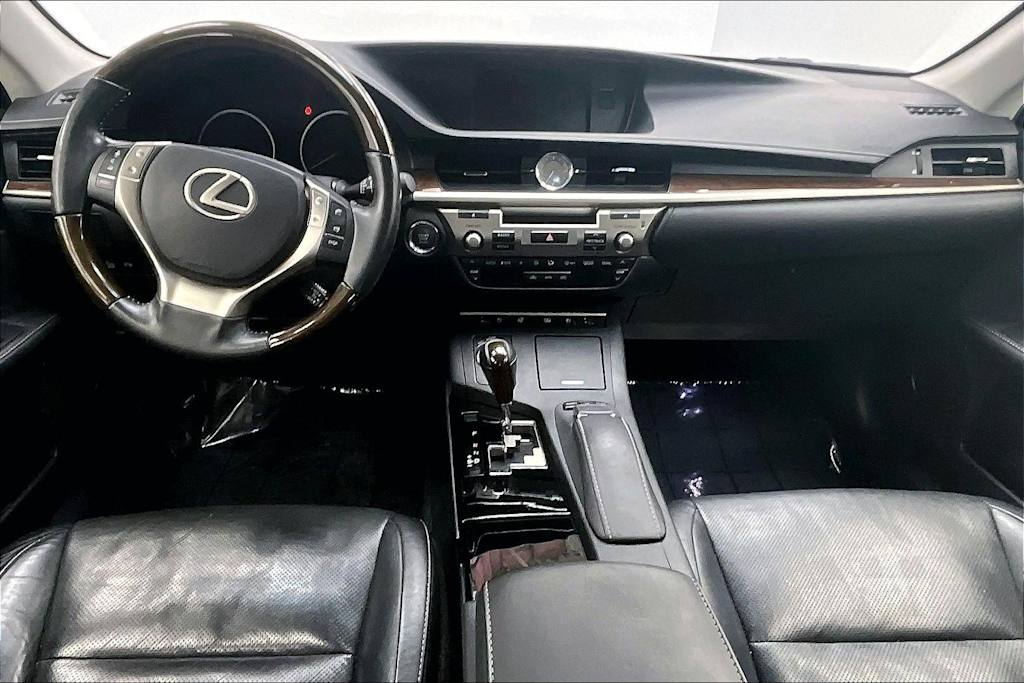 Thumbnail: 2015 Lexus ES - 10