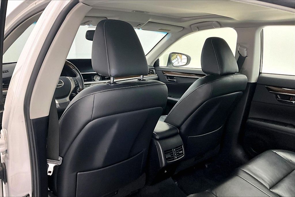 Thumbnail: 2015 Lexus ES - 13