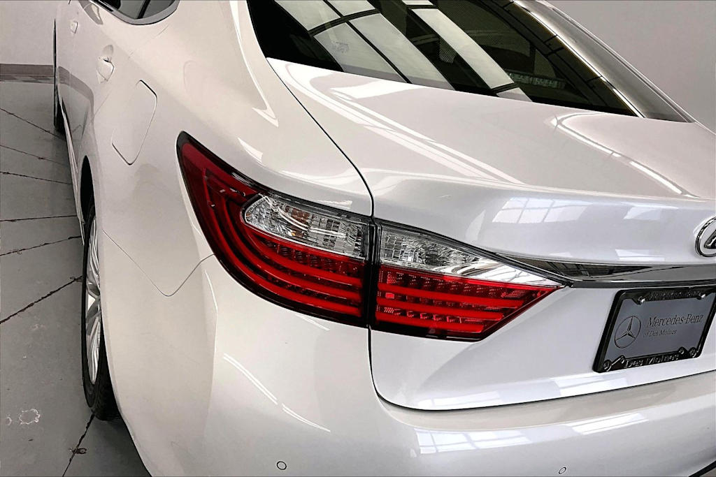 Thumbnail: 2015 Lexus ES - 26