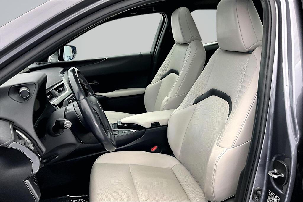 Thumbnail: 2019 Lexus UX - 11