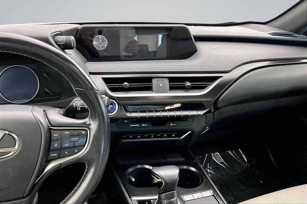 Thumbnail: 2019 Lexus UX - 15