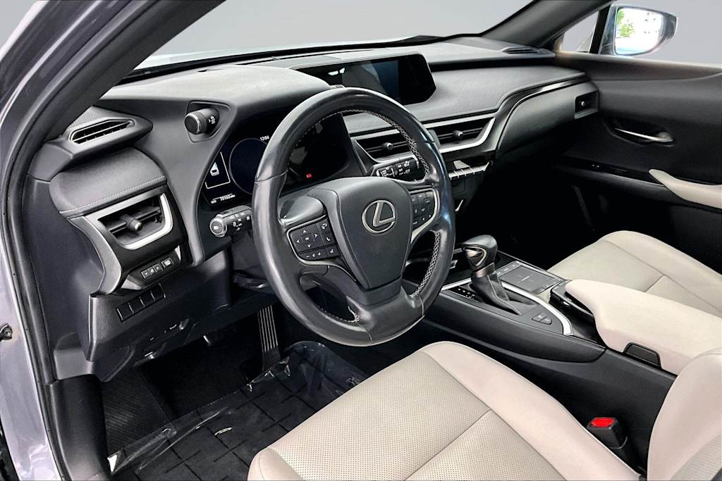 Thumbnail: 2019 Lexus UX - 2
