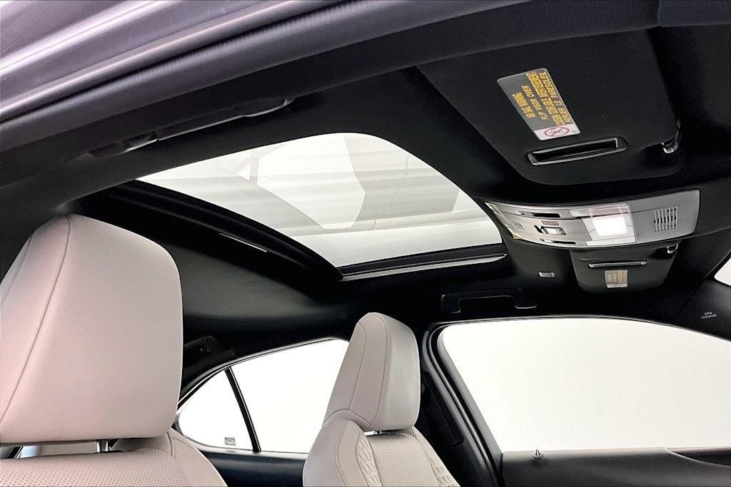 Thumbnail: 2019 Lexus UX - 23