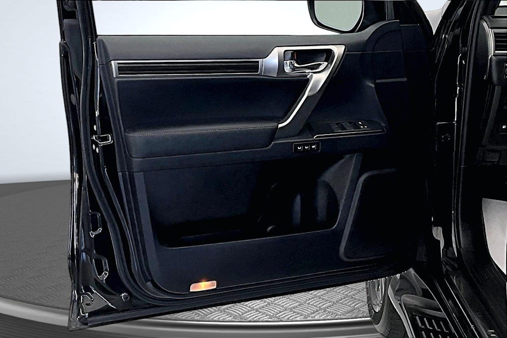 Thumbnail: 2023 Lexus GX - 24