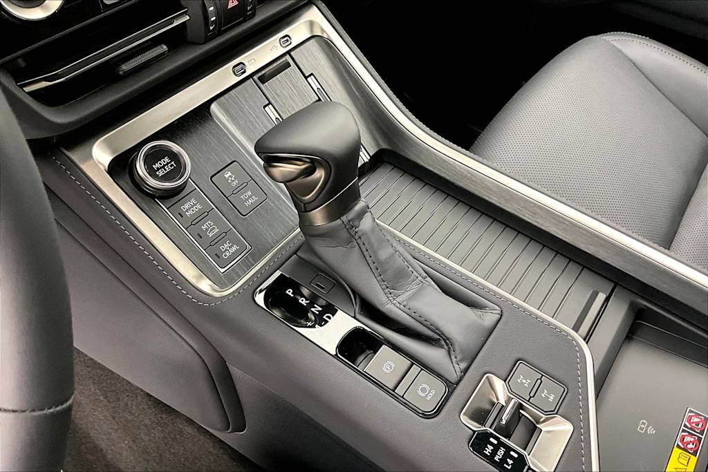 Thumbnail: 2025 Lexus ES - 16