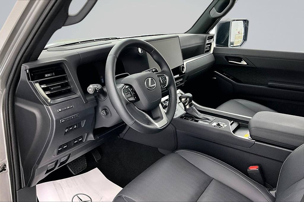Thumbnail: 2025 Lexus ES - 2