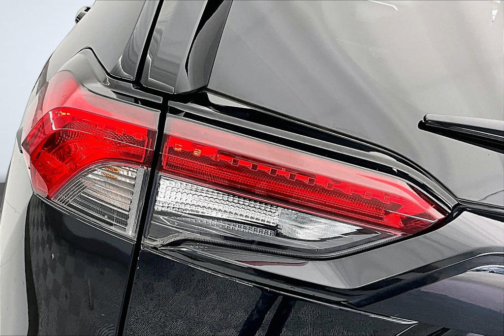 Thumbnail: 2022 Toyota RAV4 - 26